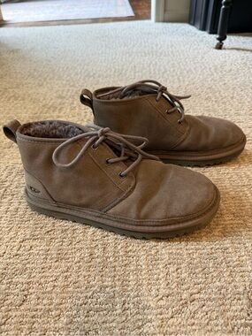 UGG UGGS Men's Gray Suede Lace-Up Neumel Chukka Cozy Lining Boots Sz 9 NEW